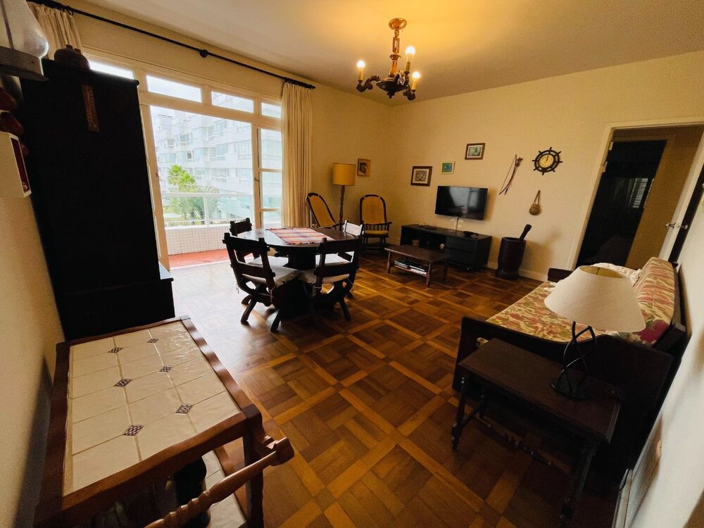 Apartamento à venda com 3 quartos, 130m² - Foto 1