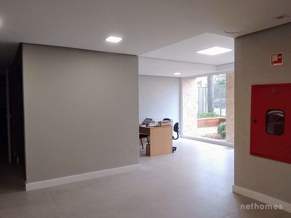 Apartamento à venda com 2 quartos, 70m² - Foto 2
