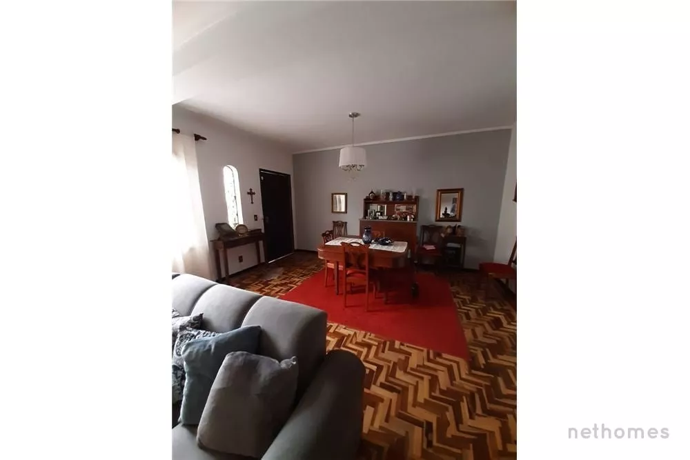 Casa à venda com 3 quartos, 210m² - Foto 5