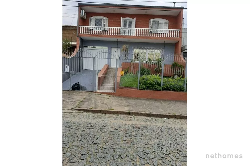 Casa à venda com 3 quartos, 210m² - Foto 1