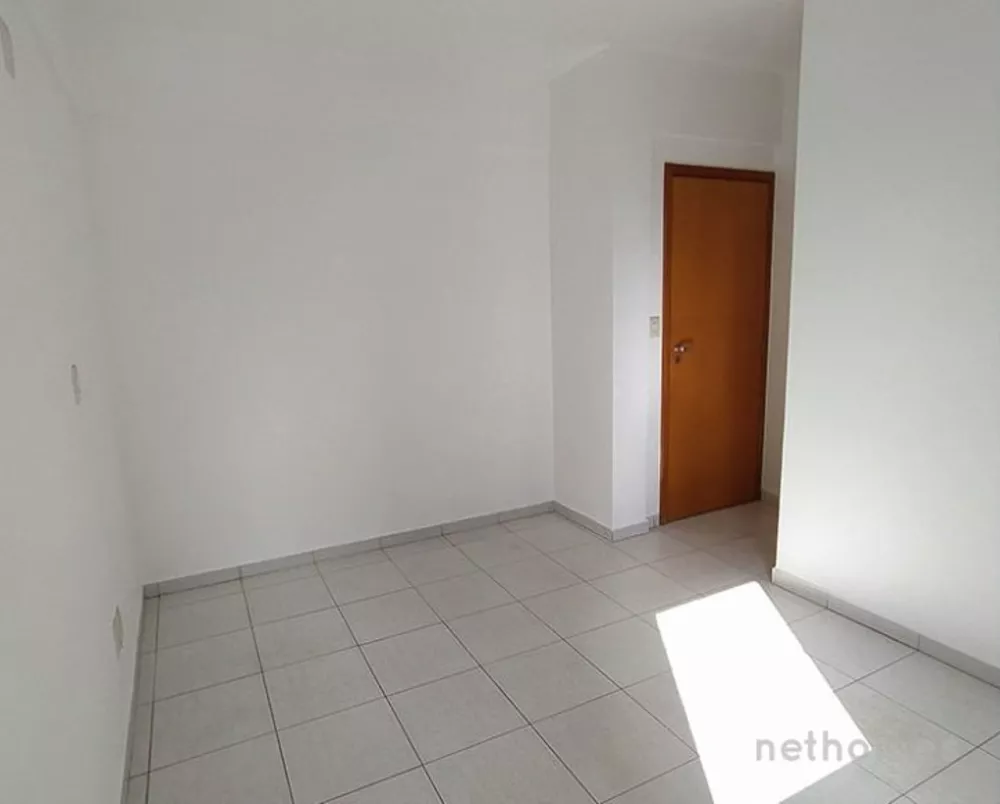 Apartamento à venda com 3 quartos, 74m² - Foto 4