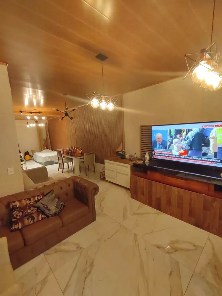 Casa, 4 quartos, 222 m² - Foto 1