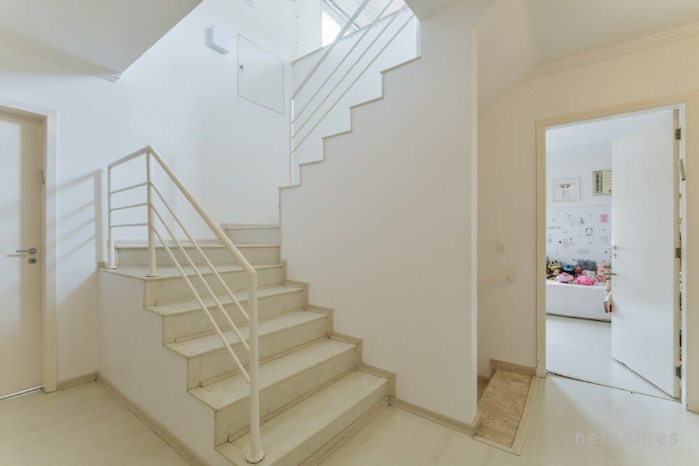 Casa de Condomínio à venda com 4 quartos, 273m² - Foto 9