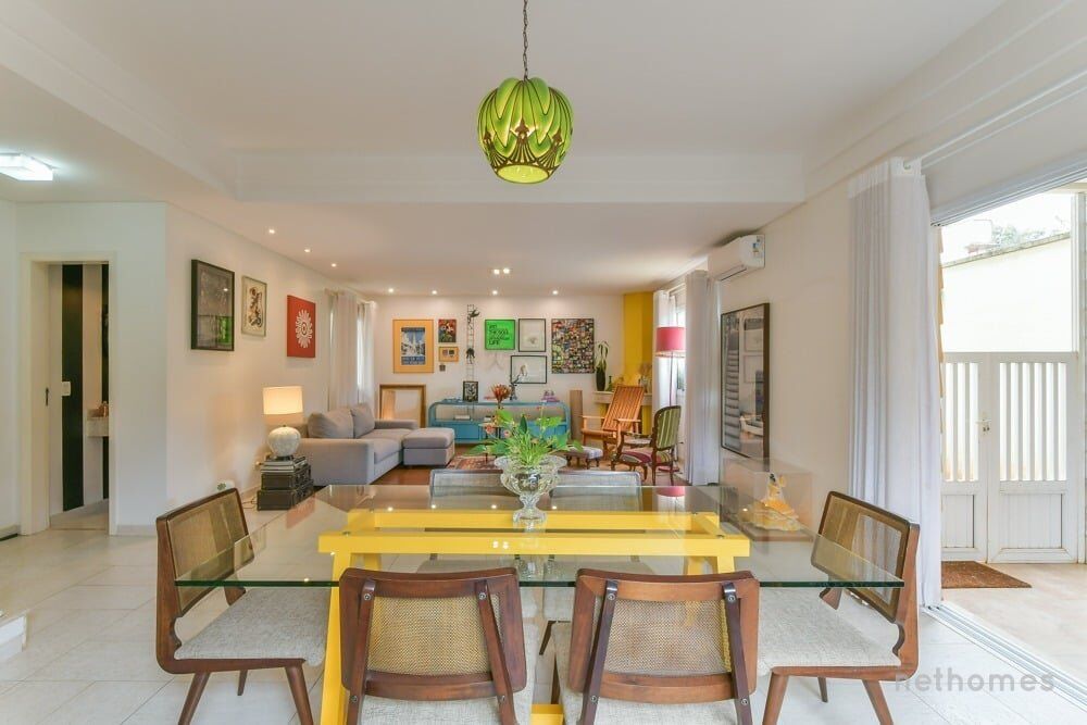 Casa de Condomínio à venda com 4 quartos, 273m² - Foto 1