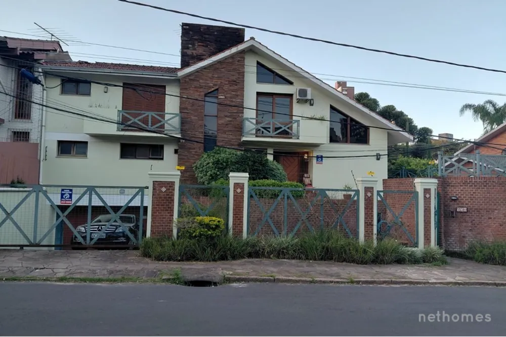 Casa, 4 quartos, 239 m² - Foto 1