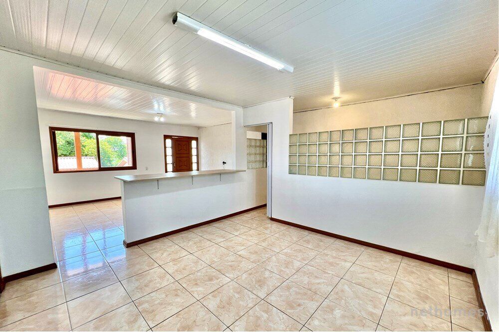 Casa à venda com 5 quartos, 292m² - Foto 2