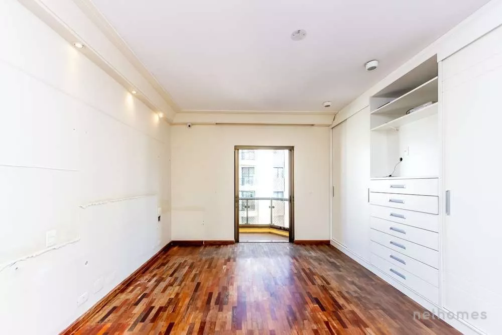 Apartamento à venda com 4 quartos, 270m² - Foto 14