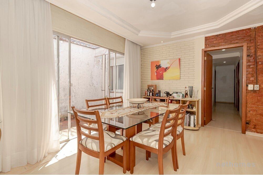 Casa à venda com 4 quartos, 381m² - Foto 2
