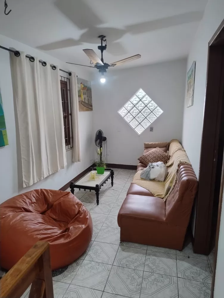 Casa à venda com 4 quartos, 120m² - Foto 1