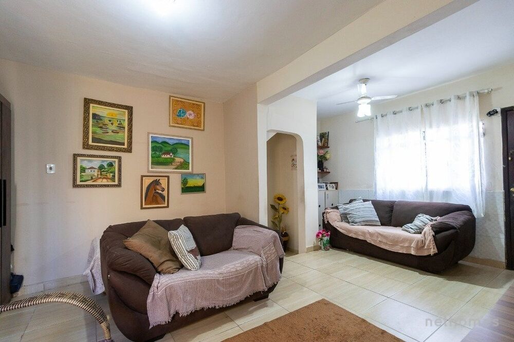 Casa à venda com 4 quartos, 400m² - Foto 1