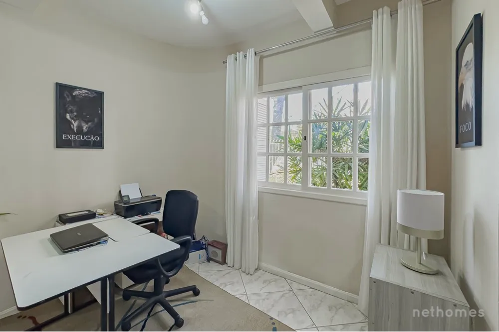 Casa, 3 quartos, 215 m² - Foto 2