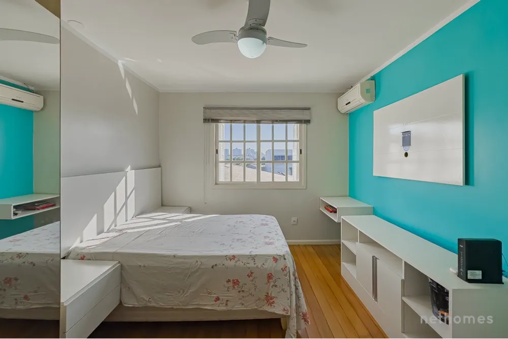 Casa, 3 quartos, 215 m² - Foto 1