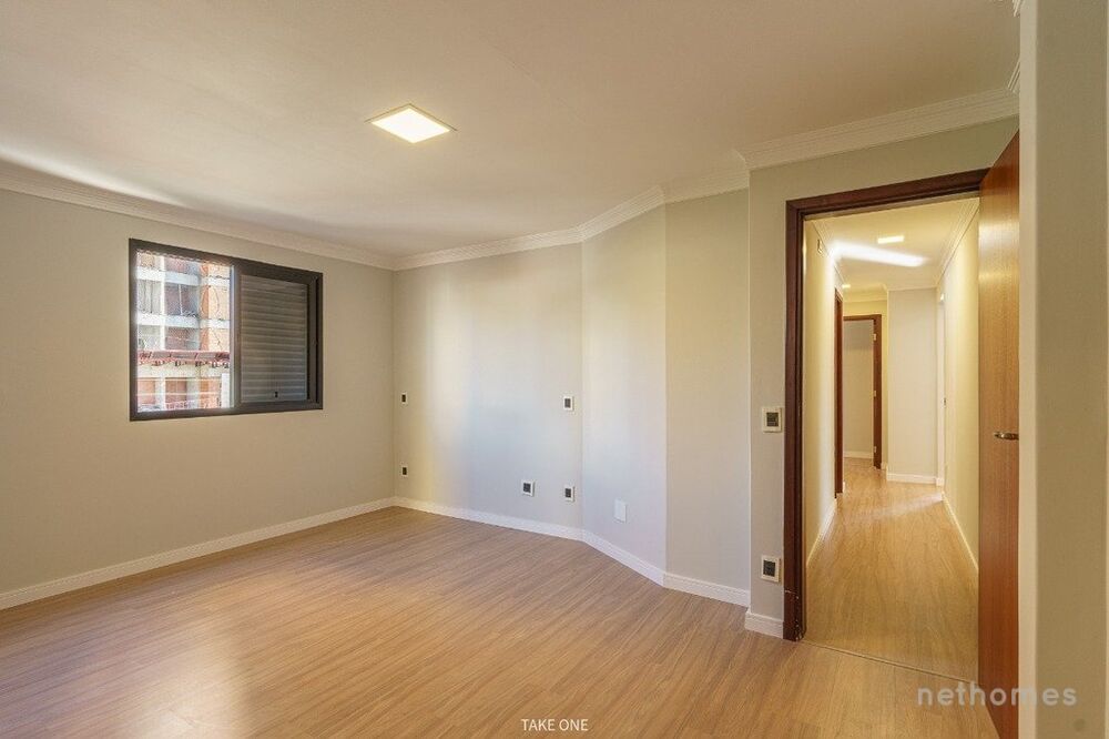 Apartamento à venda com 3 quartos, 156m² - Foto 4