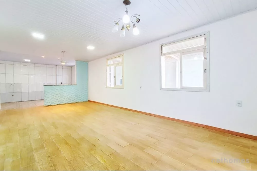 Casa à venda com 3 quartos, 120m² - Foto 2