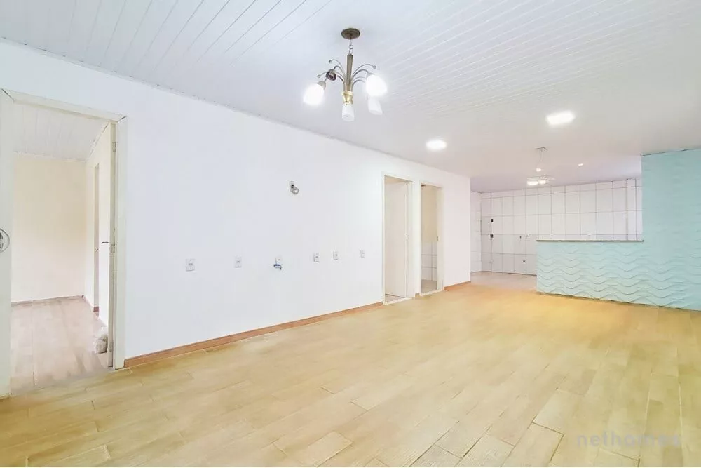 Casa à venda com 3 quartos, 120m² - Foto 1