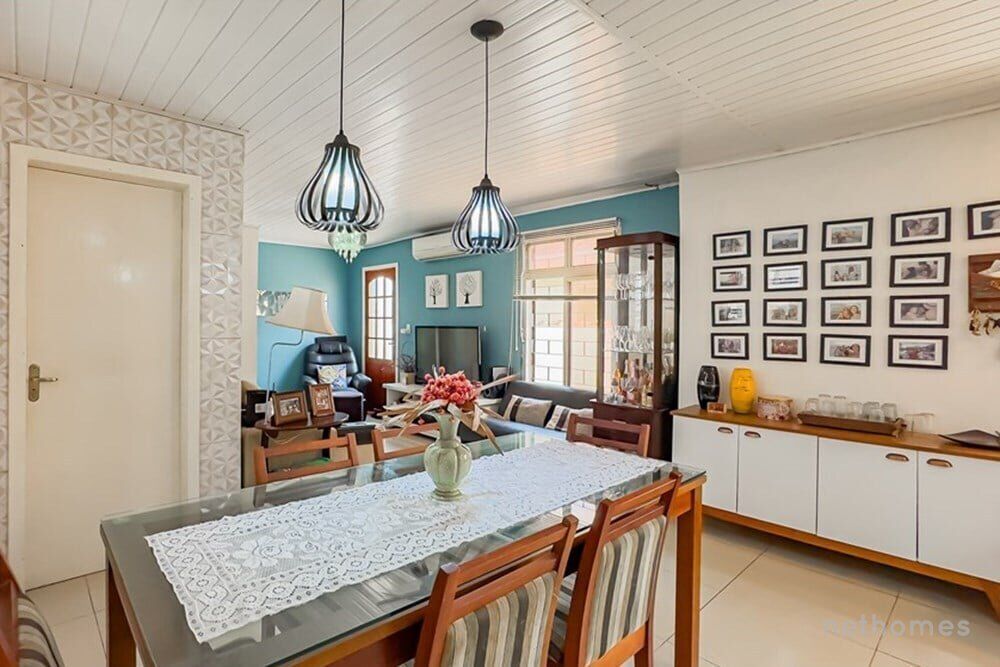 Casa à venda com 2 quartos, 200m² - Foto 1