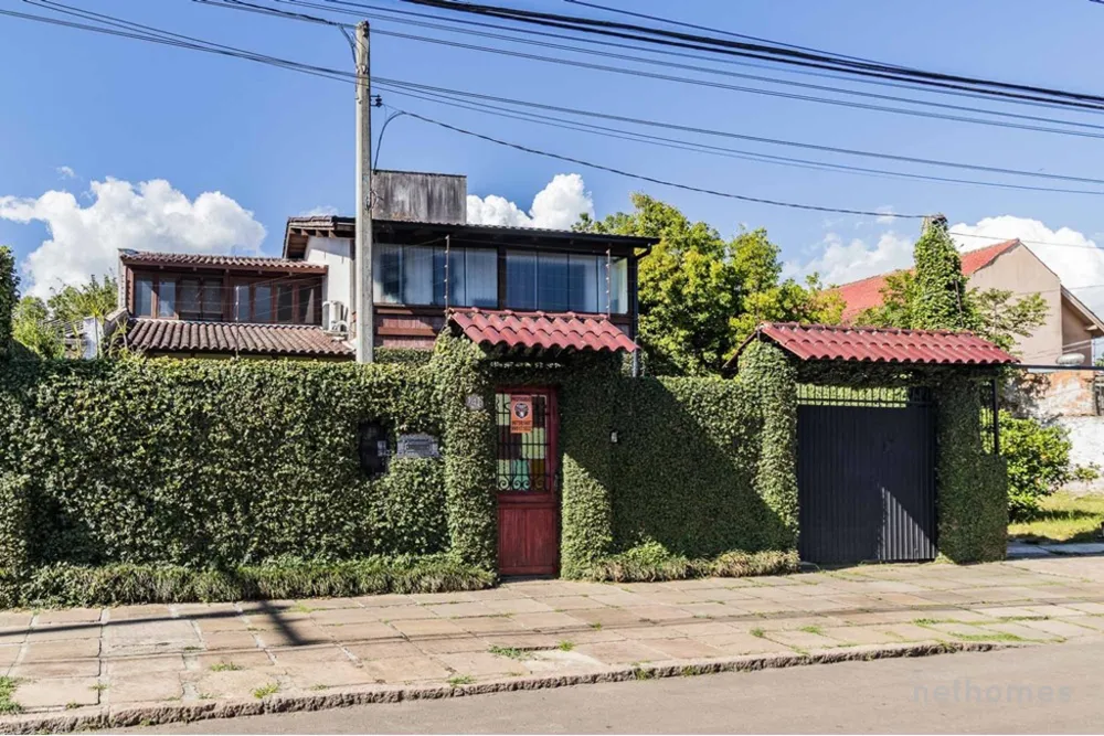 Casa, 3 quartos, 235 m² - Foto 1