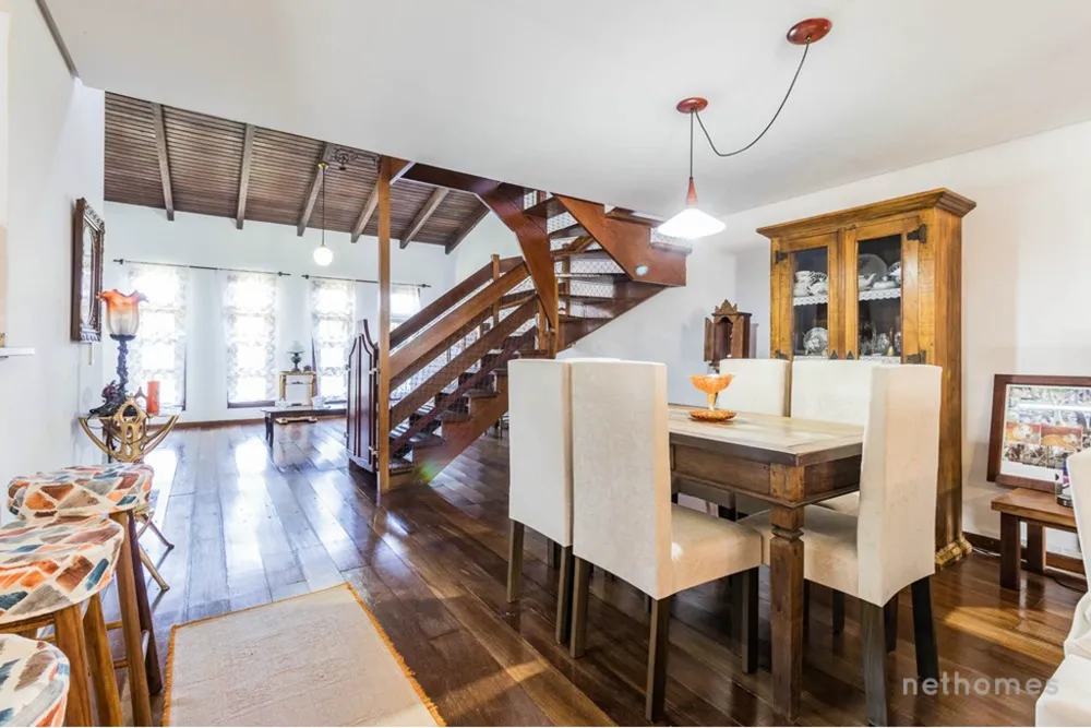 Casa, 3 quartos, 235 m² - Foto 2