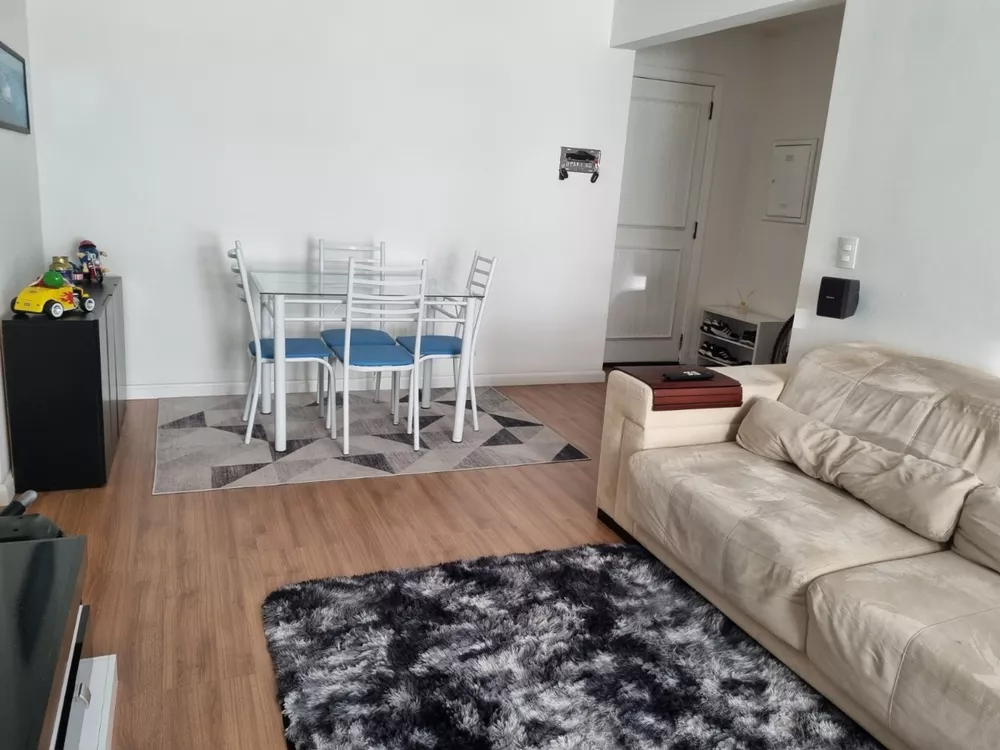 Apartamento à venda com 2 quartos, 70m² - Foto 3