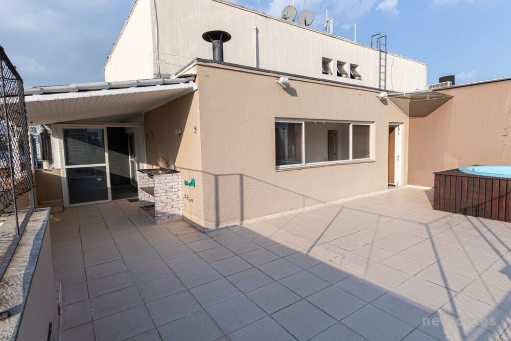 Cobertura à venda com 3 quartos, 218m² - Foto 1
