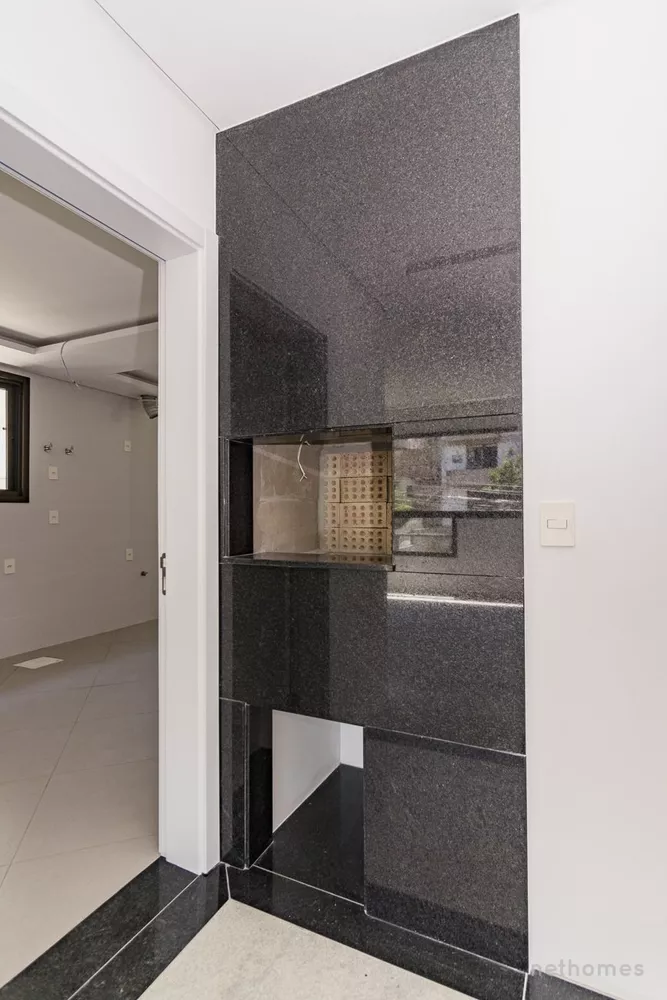 Apartamento à venda com 3 quartos, 169m² - Foto 13