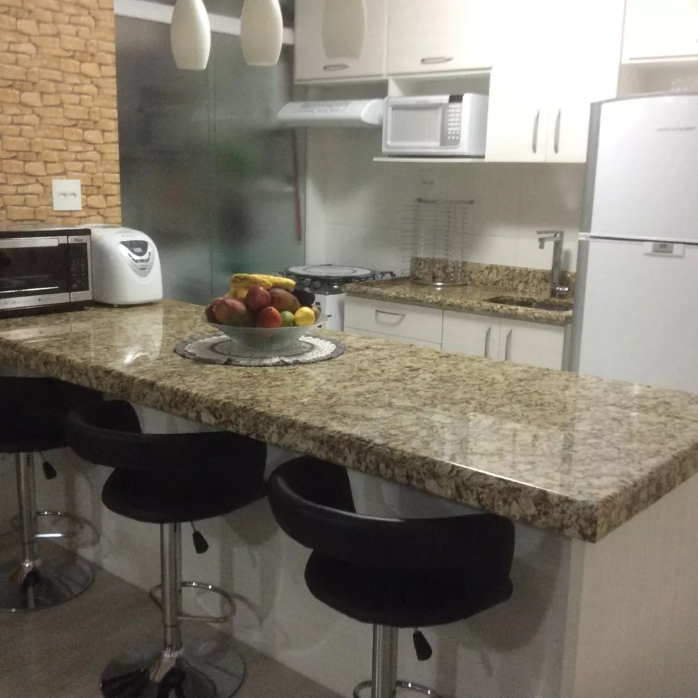 Apartamento à venda com 2 quartos, 70m² - Foto 2