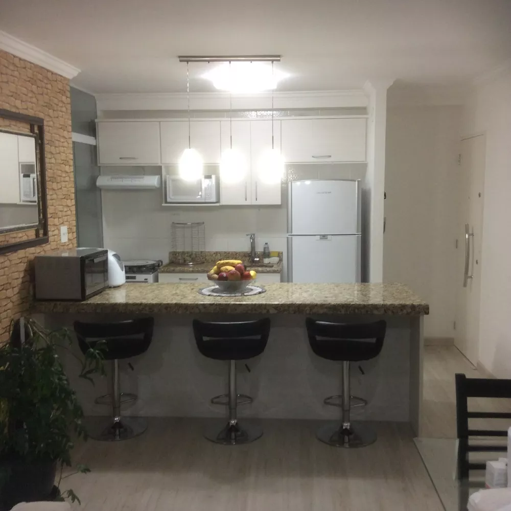 Apartamento à venda com 2 quartos, 70m² - Foto 3