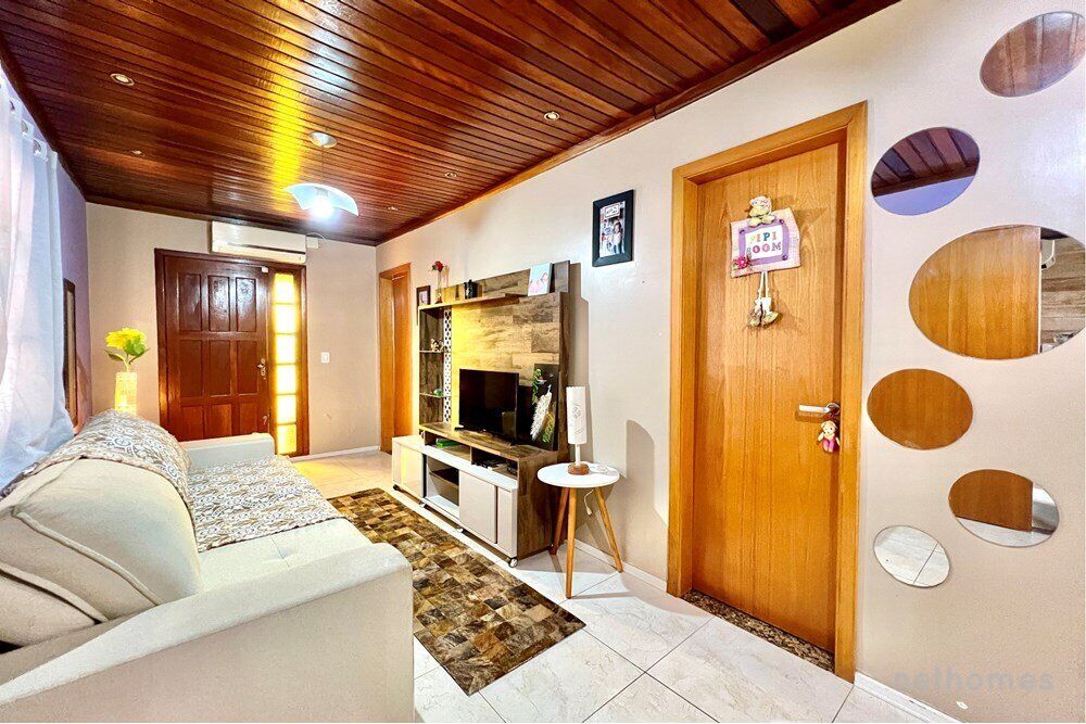 Casa à venda com 4 quartos, 200m² - Foto 2
