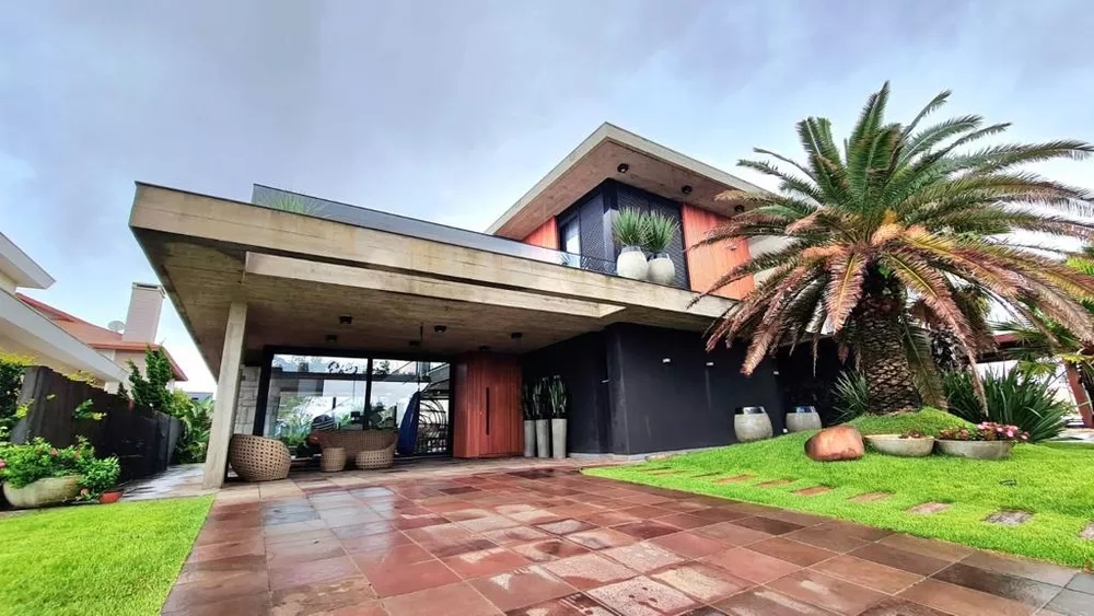 Casa de Condomínio à venda com 5 quartos, 342m² - Foto 1