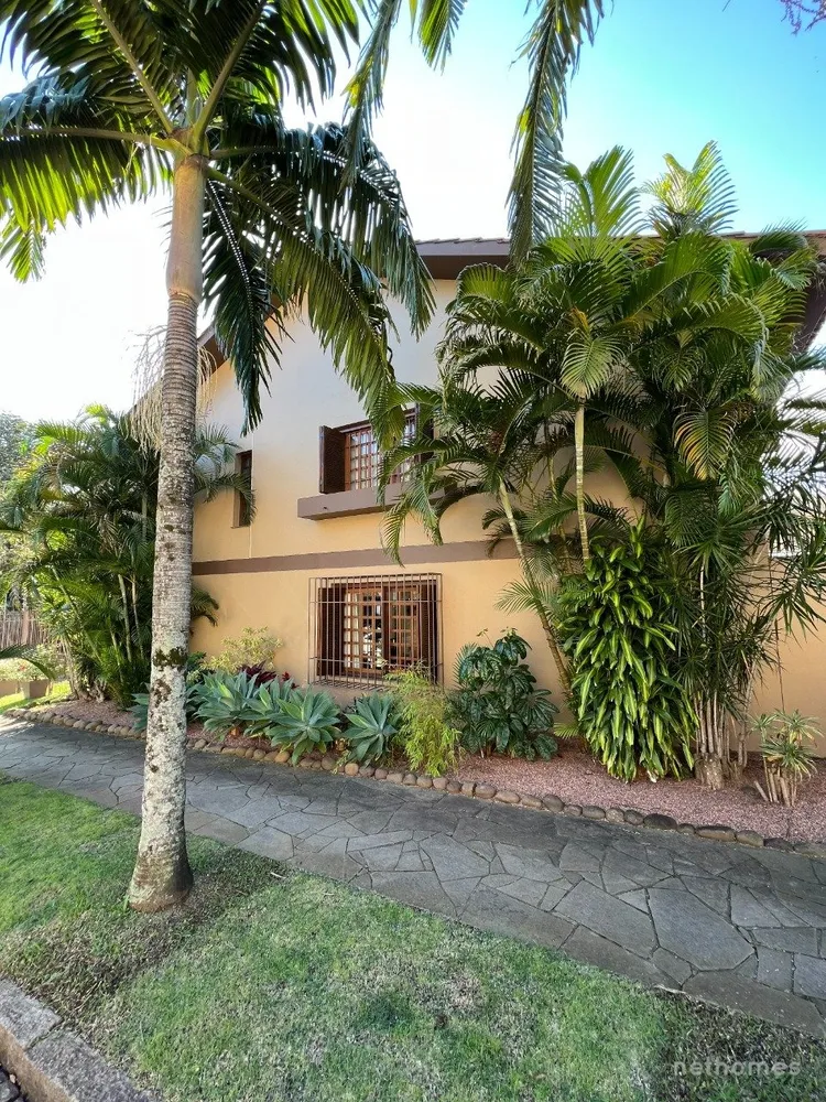 Casa, 4 quartos, 262 m² - Foto 1