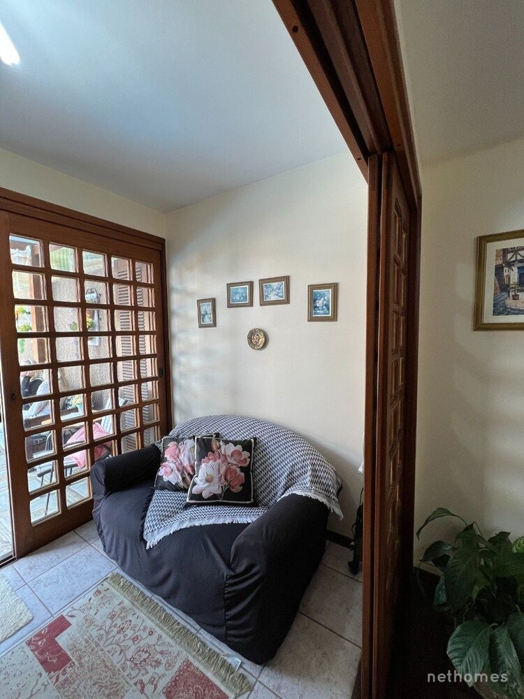 Casa à venda com 4 quartos, 262m² - Foto 3