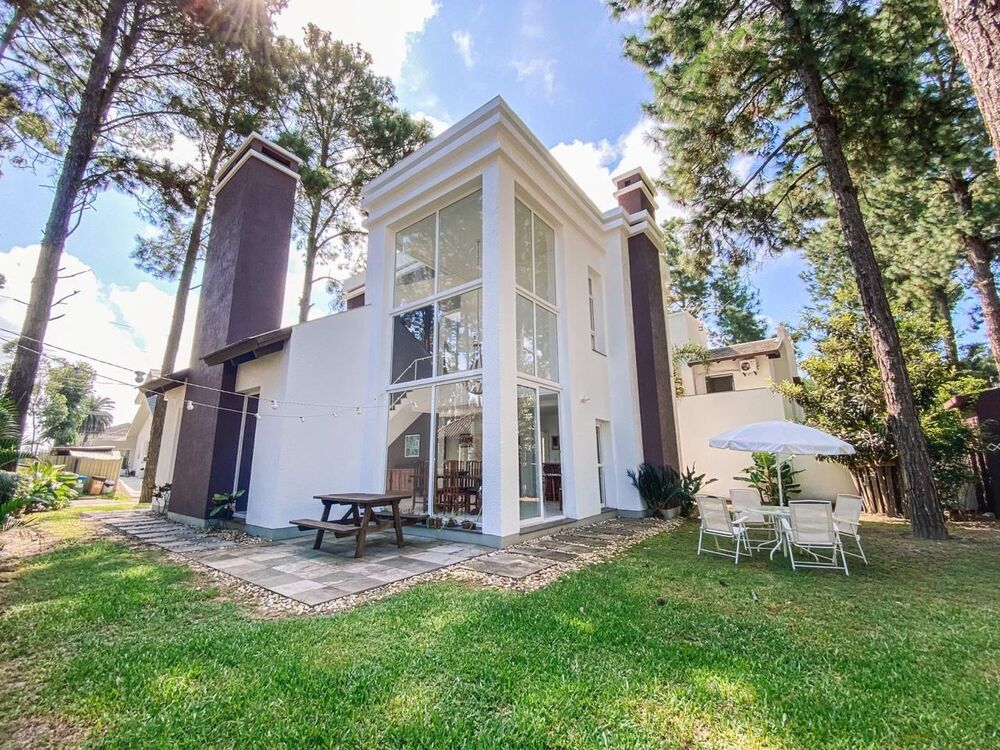 Casa de Condomínio à venda com 3 quartos, 189m² - Foto 1