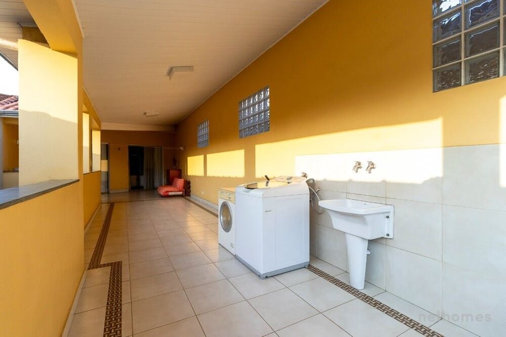 Casa à venda com 3 quartos, 220m² - Foto 8