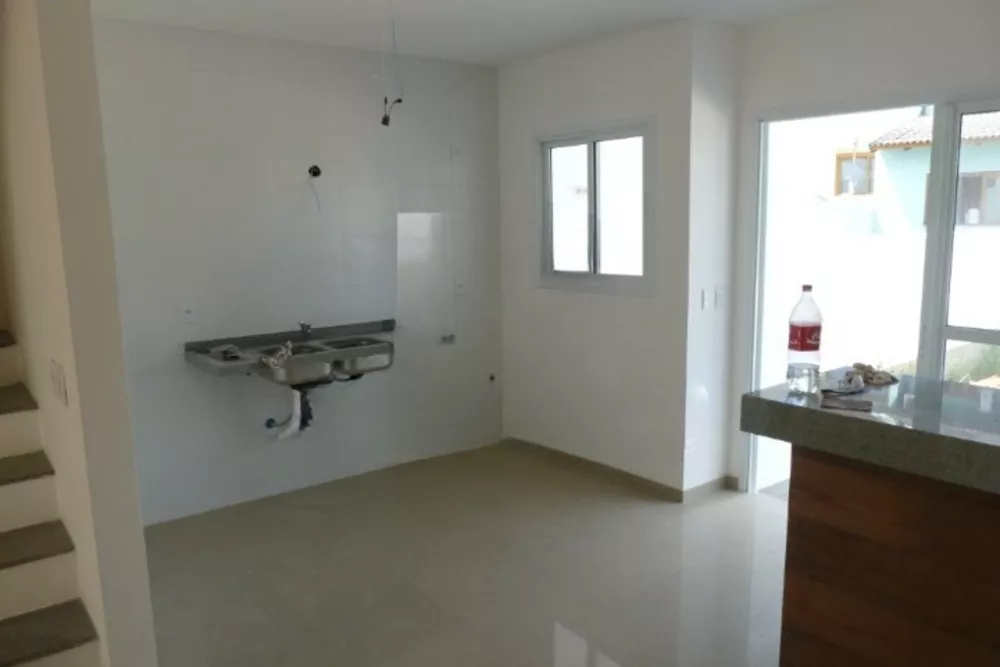 Casa de Condomínio à venda com 3 quartos, 110m² - Foto 2