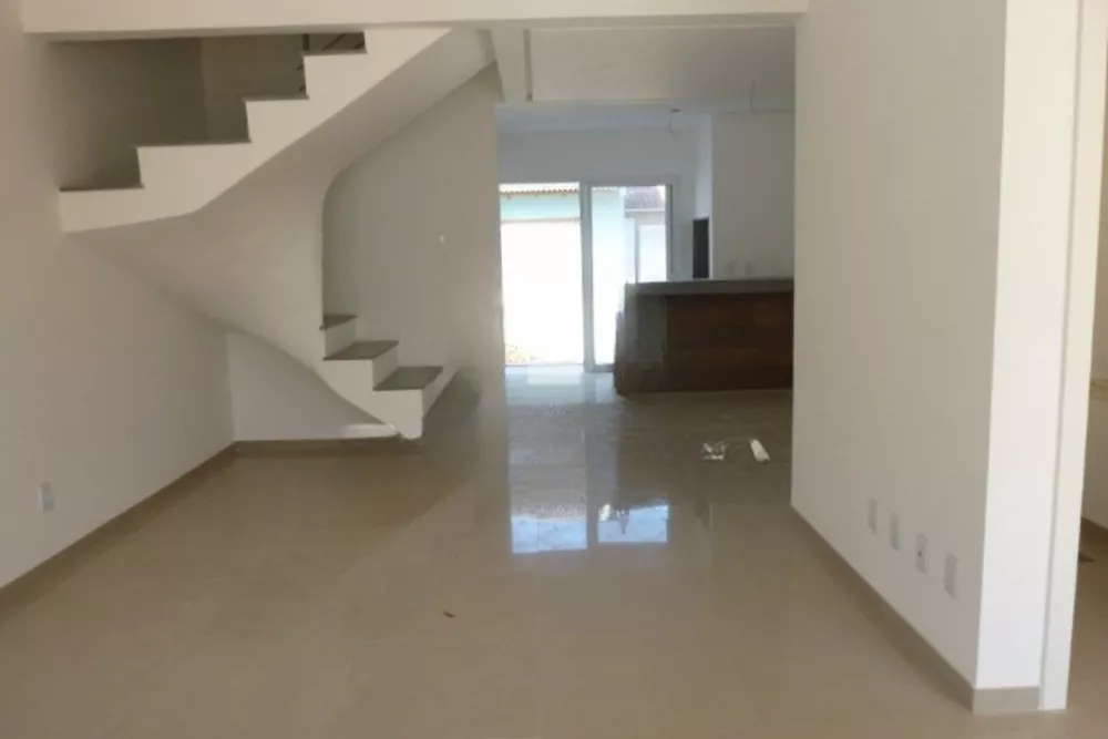 Casa de Condomínio à venda com 3 quartos, 110m² - Foto 4