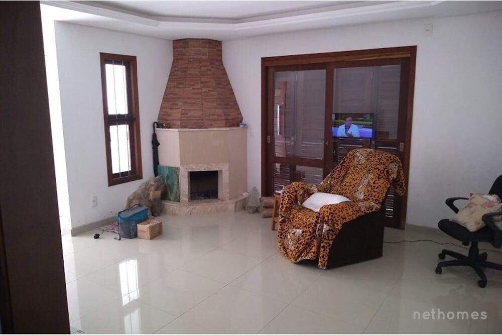 Casa à venda com 3 quartos, 193m² - Foto 2