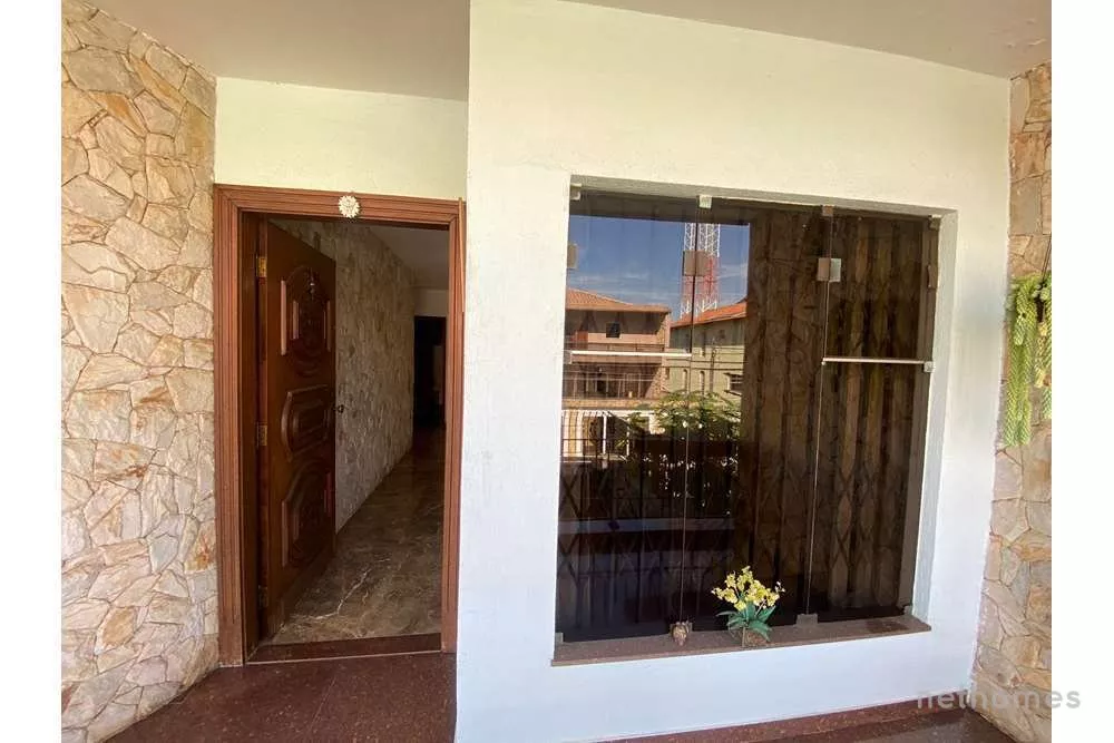 Casa à venda com 3 quartos, 250m² - Foto 4