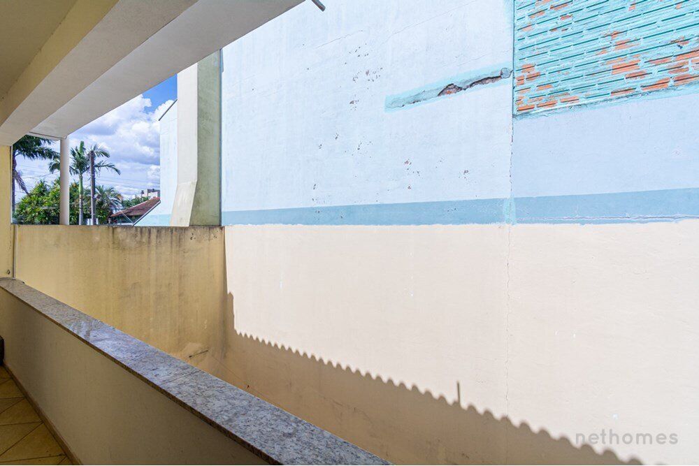Casa à venda com 3 quartos, 180m² - Foto 2