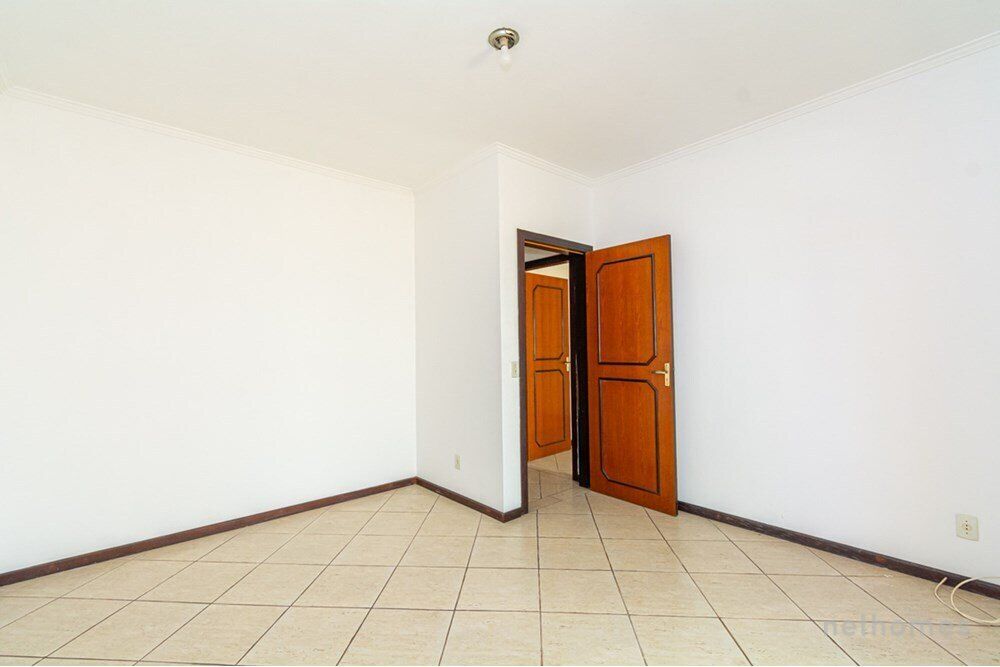 Casa à venda com 3 quartos, 180m² - Foto 1