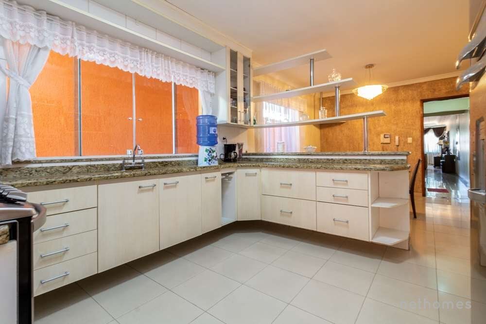Casa à venda com 4 quartos, 309m² - Foto 3