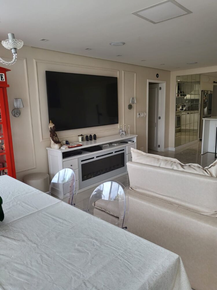 Apartamento à venda com 3 quartos, 146m² - Foto 2