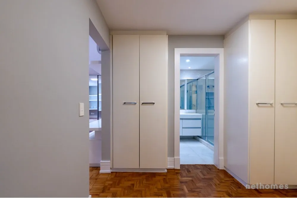Apartamento, 3 quartos, 241 m² - Foto 2