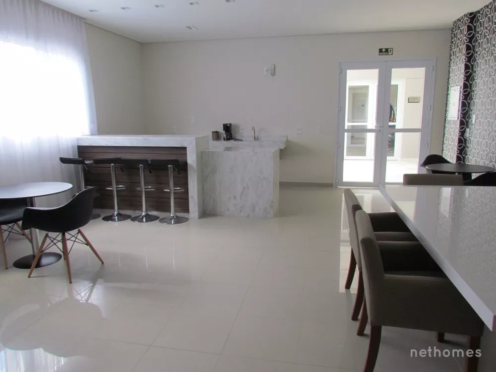 Apartamento à venda com 2 quartos, 68m² - Foto 4