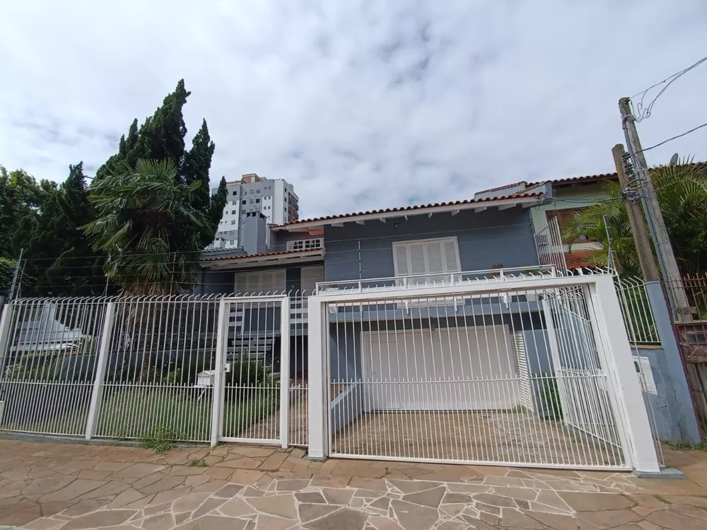 Casa à venda com 3 quartos, 230m² - Foto 1