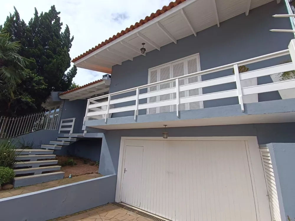 Casa à venda com 3 quartos, 230m² - Foto 2