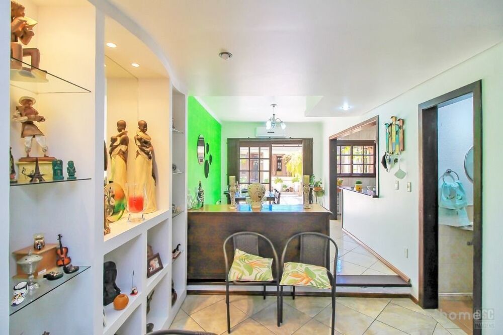 Casa à venda com 3 quartos, 198m² - Foto 4