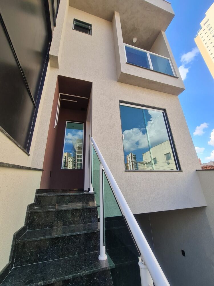Casa à venda com 2 quartos, 180 - Foto 1