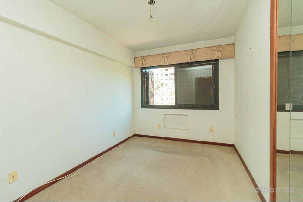 Apartamento à venda com 3 quartos, 157m² - Foto 2