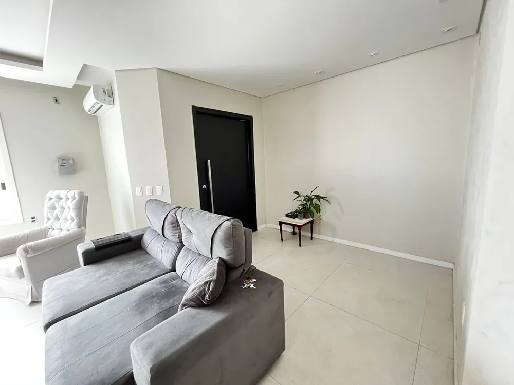 Casa, 4 quartos, 212 m² - Foto 2
