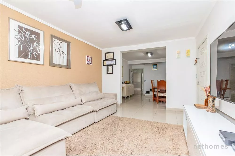 Casa à venda com 3 quartos, 260m² - Foto 1